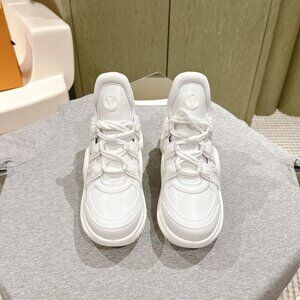 Classic Louis Vuitton shoes: A Stylish and Versatile Choice for Elegance